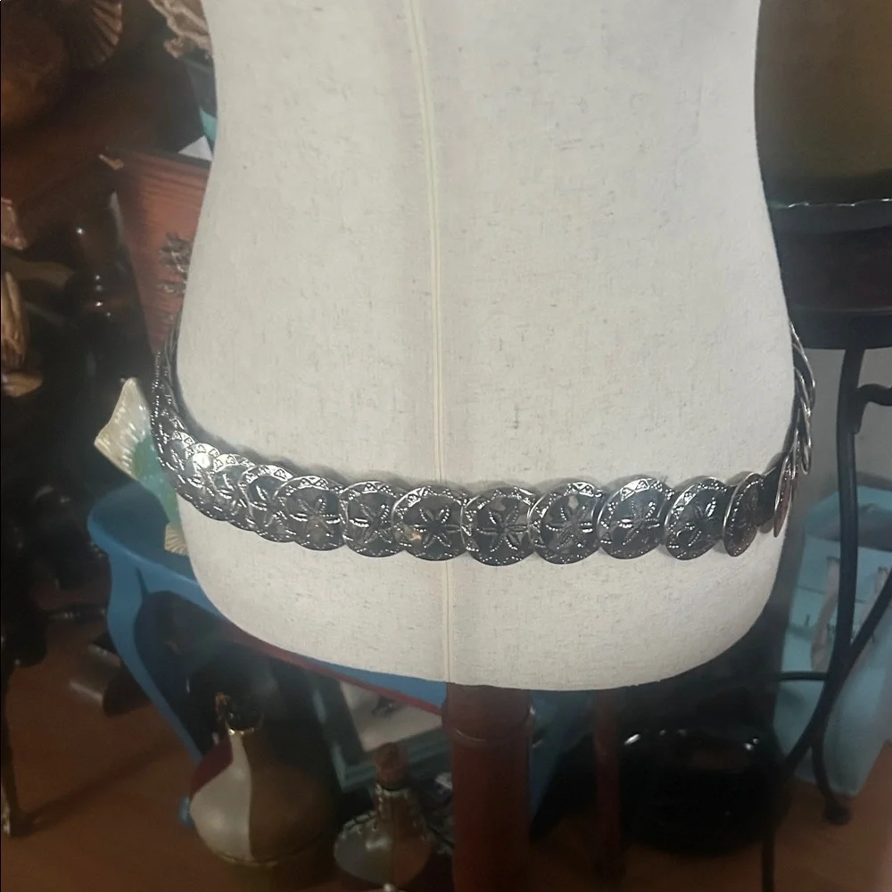 Vintage Silver Metal Sand Dollar Medallion Stretch Belt